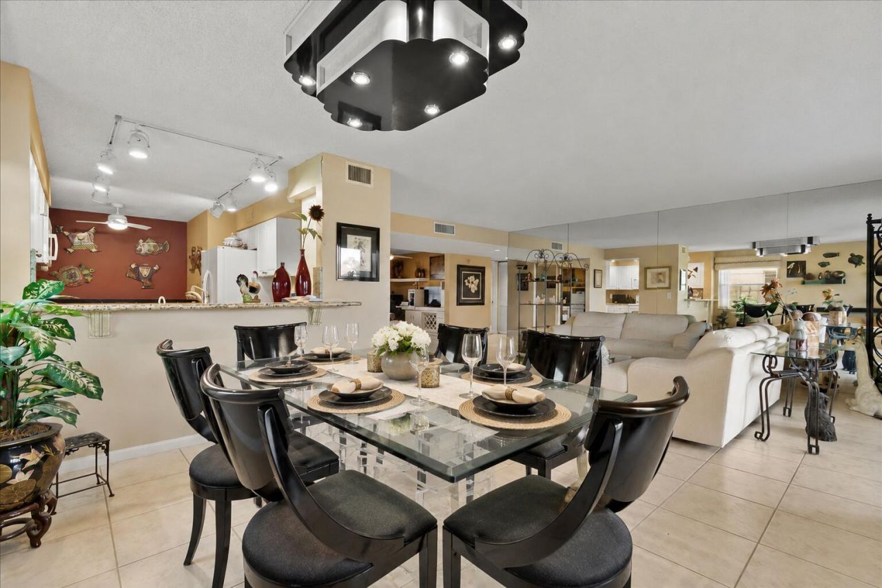 9927 Seacrest Circle, Unit 102, Boynton Beach, FL 33437 Photo