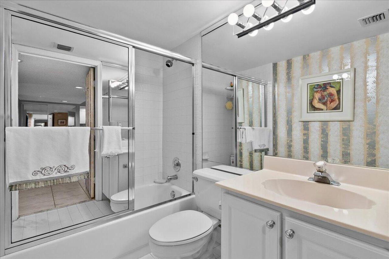 9927 Seacrest Circle, Unit 102, Boynton Beach, FL 33437 Photo