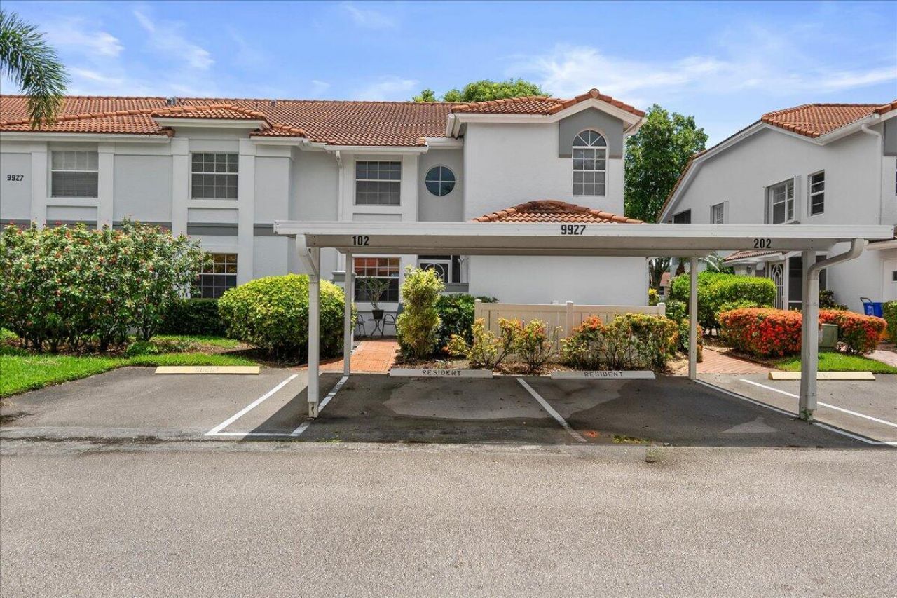 9927 Seacrest Circle, Unit 102, Boynton Beach, FL 33437 Photo