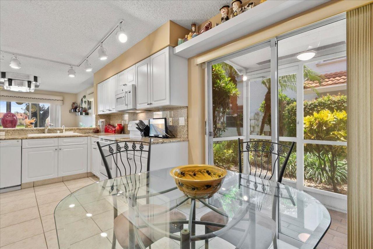 9927 Seacrest Circle, Unit 102, Boynton Beach, FL 33437 Photo