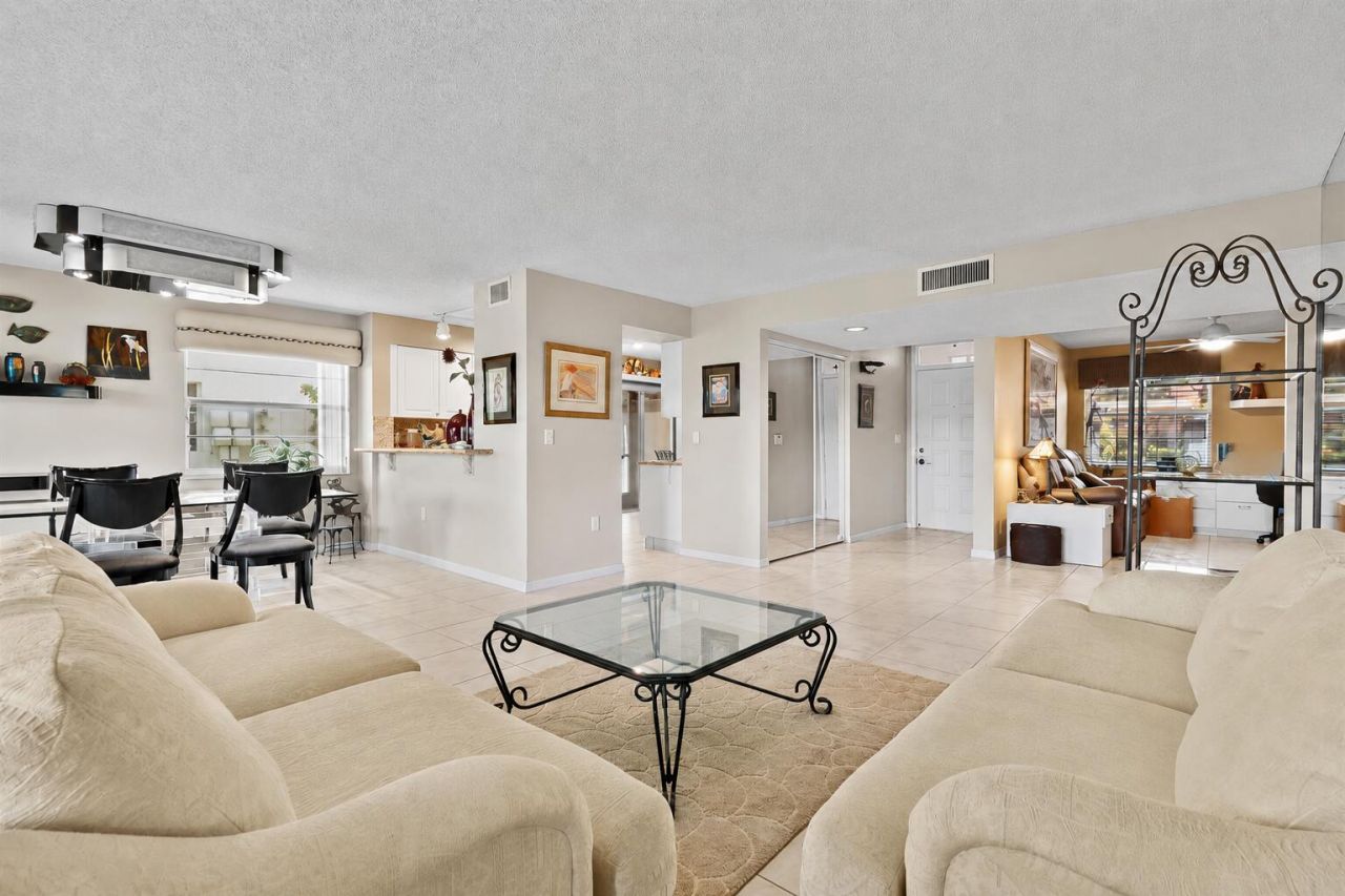 9927 Seacrest Circle, Unit 102, Boynton Beach, FL 33437 Photo