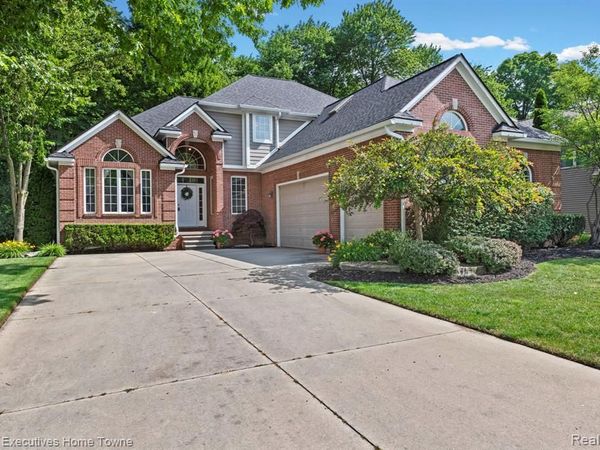 3830 Arlington Avenue, Fort Gratiot Twp, MI 48059