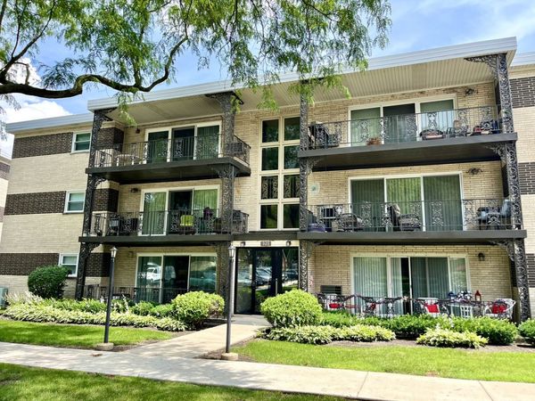 925 8th Avenue, Unit 1, La Grange, IL 60625