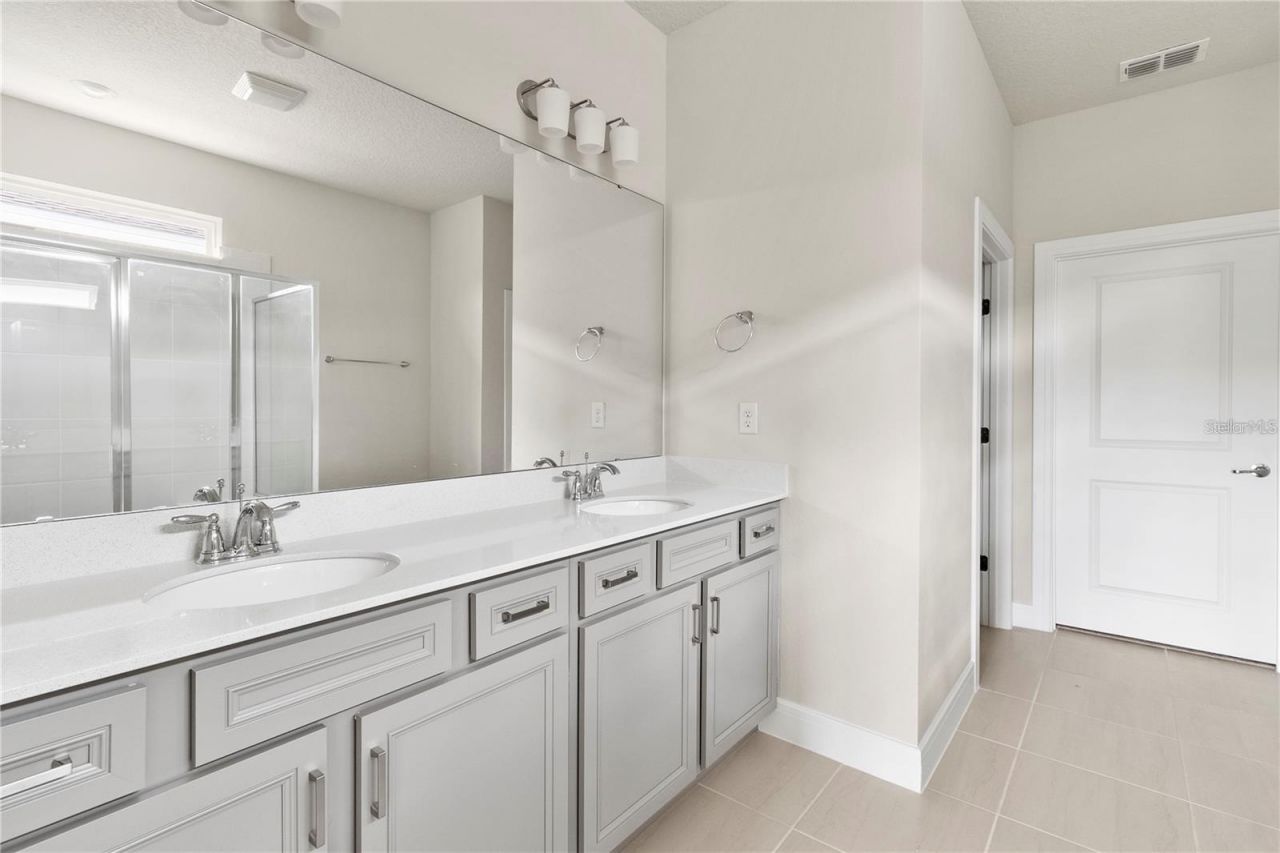 15936 Winding Bluff Drive , Montverde, FL 34756 Photo