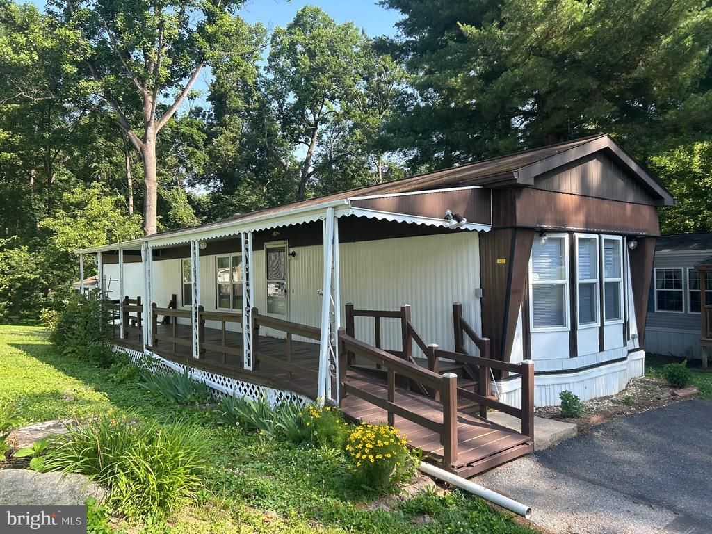 135 LOCUST LANE , NEW PROVIDENCE, PA 17560