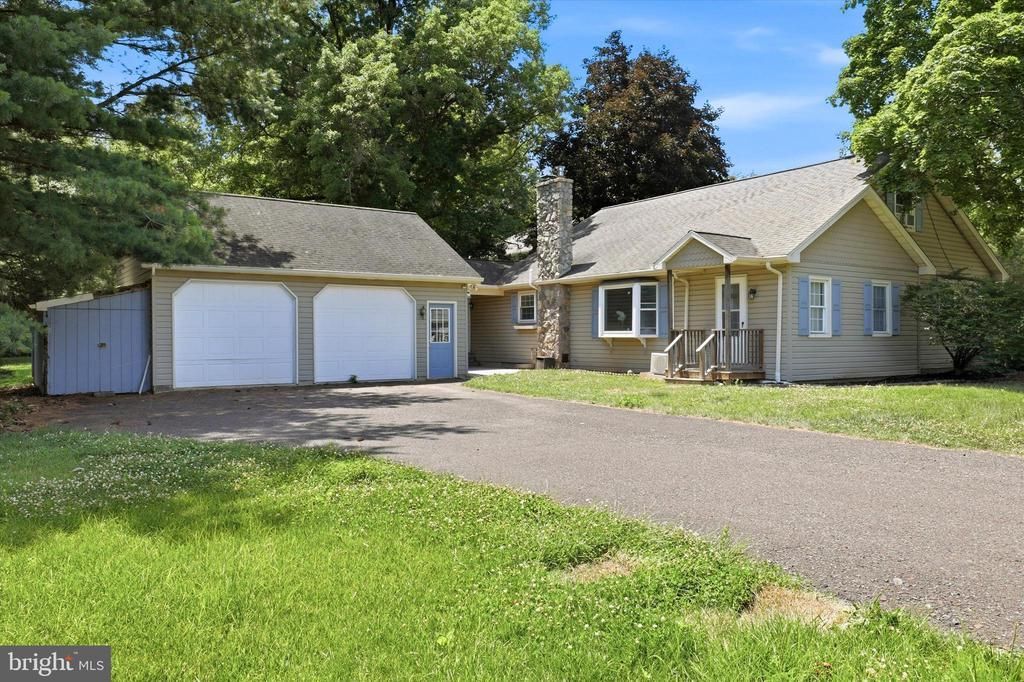 3840 CENTER AVENUE , COLLEGEVILLE, PA 19426