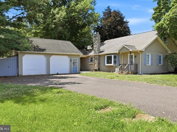 3840 CENTER AVENUE , COLLEGEVILLE, PA 19426