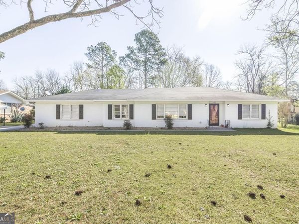 1402 Knoxville Street, Fort Valley, GA 31030