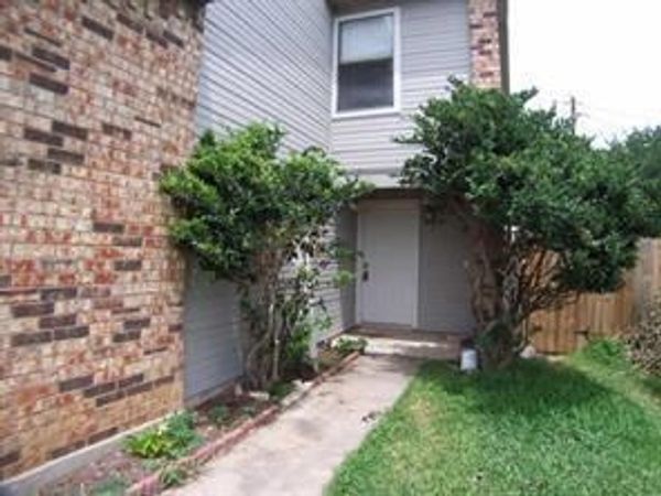 2636 Gwendolyn LN , Austin, TX 78748