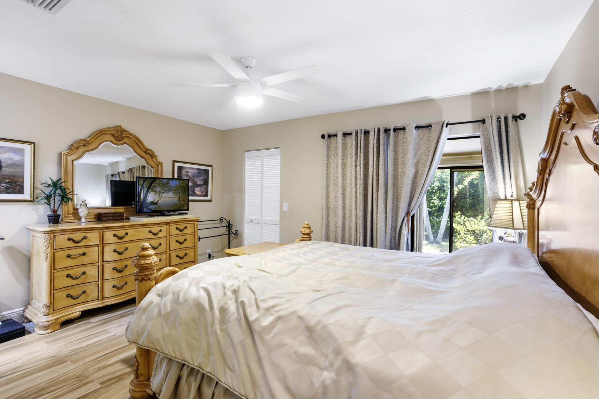 2641 Gately Drive W, Unit 2902, West Palm Beach, FL 33415 Photo