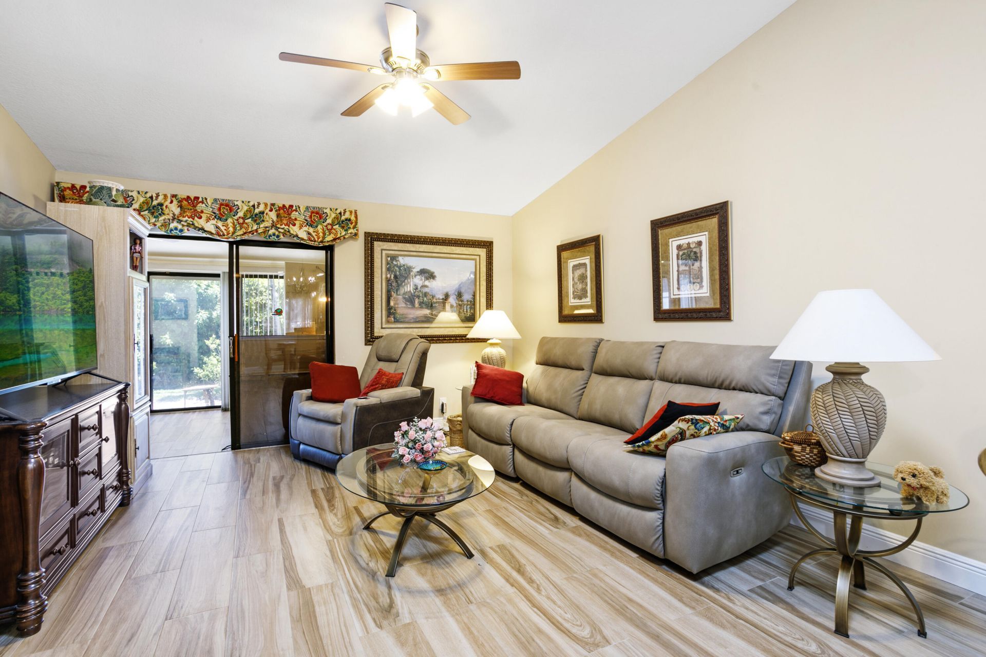 2641 Gately Drive W, Unit 2902, West Palm Beach, FL 33415 Photo