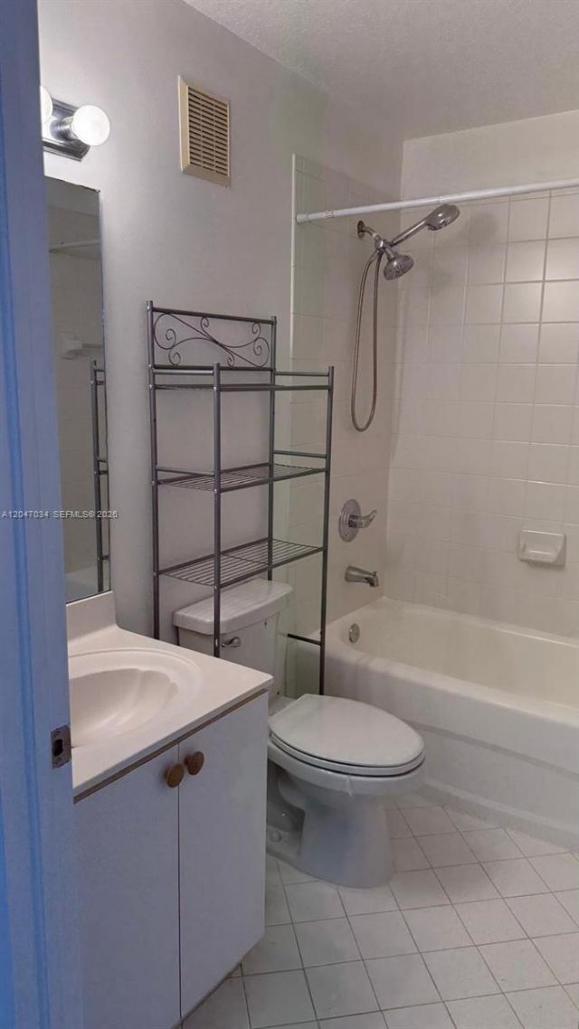 1271 SE 27th St , Unit 203, Homestead, FL 33035 Photo