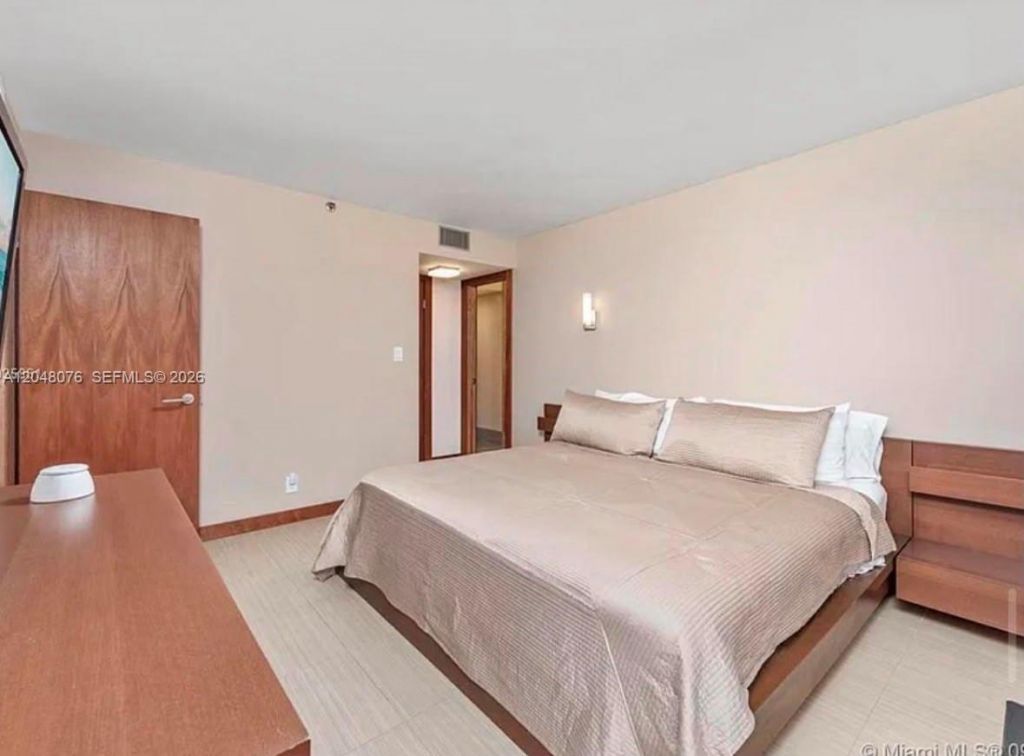 2555 Collins Ave , Unit 1101, Miami Beach, FL 33140 Photo