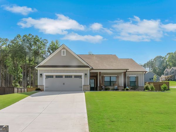 1091 Red Oak Place, Loganville, GA 30052