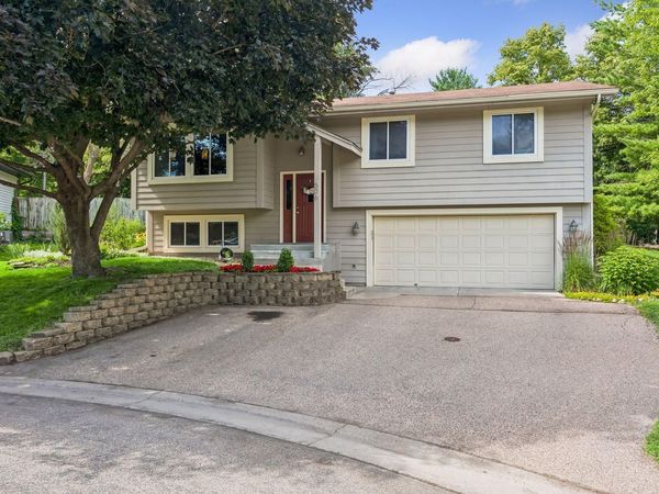 506 Laredo Lane , Chanhassen, MN 55317