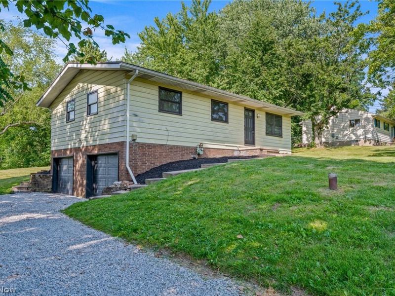 1955 Koons Road, Green, OH 44720 Photo 2