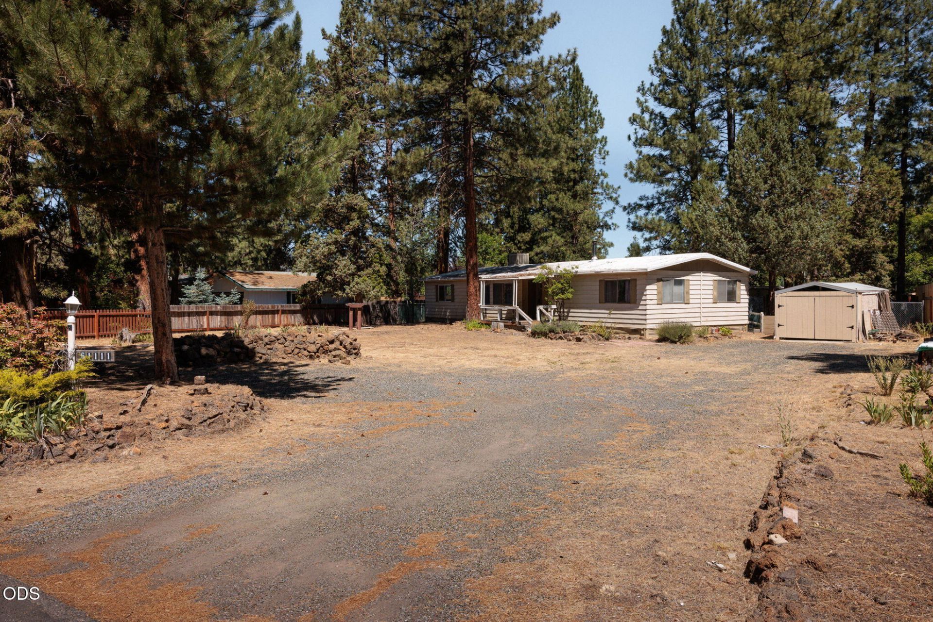 61111 Chuckanut Drive, Bend, OR 97702 Main Photo