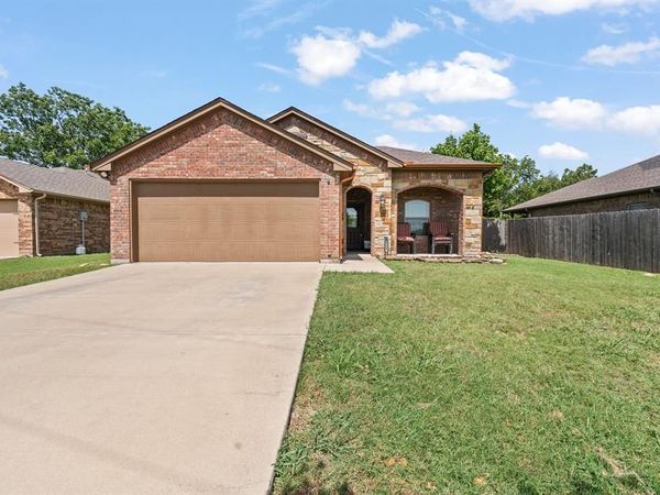 417 Nelson Street , Godley, TX 76044