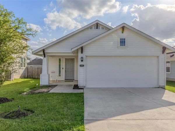328 Black Opal DR , Jarrell, TX 76537