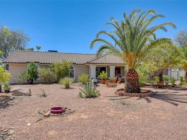 6790 W Oakey Boulevard, Las Vegas, NV 89146