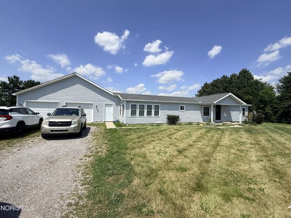 3534 Road I , Leipsic, OH 45856