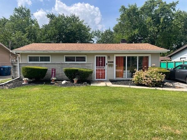 671 River Drive , Calumet City, IL 60409