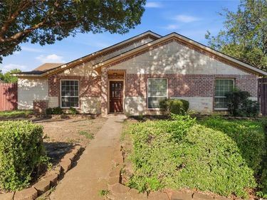 2740 Cancun Lane, Dallas, TX 75287