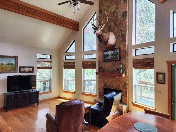 601 Echo DR , Spicewood, TX 78669