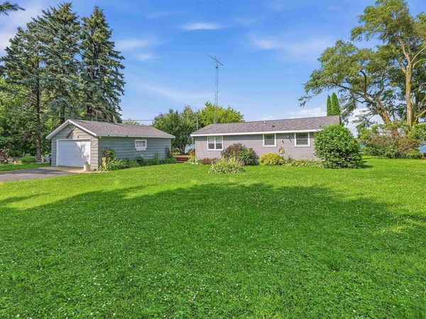 W10300 Sunny Point Road, Beaver Dam, WI 53916