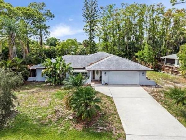 19208 Murcott Drive E, Fort Myers, FL 33967
