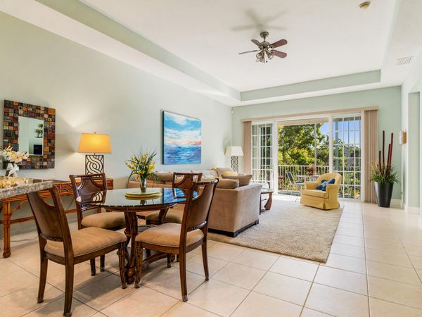 2320 Water Oak Court SW, Unit 123, Vero Beach, FL 32962