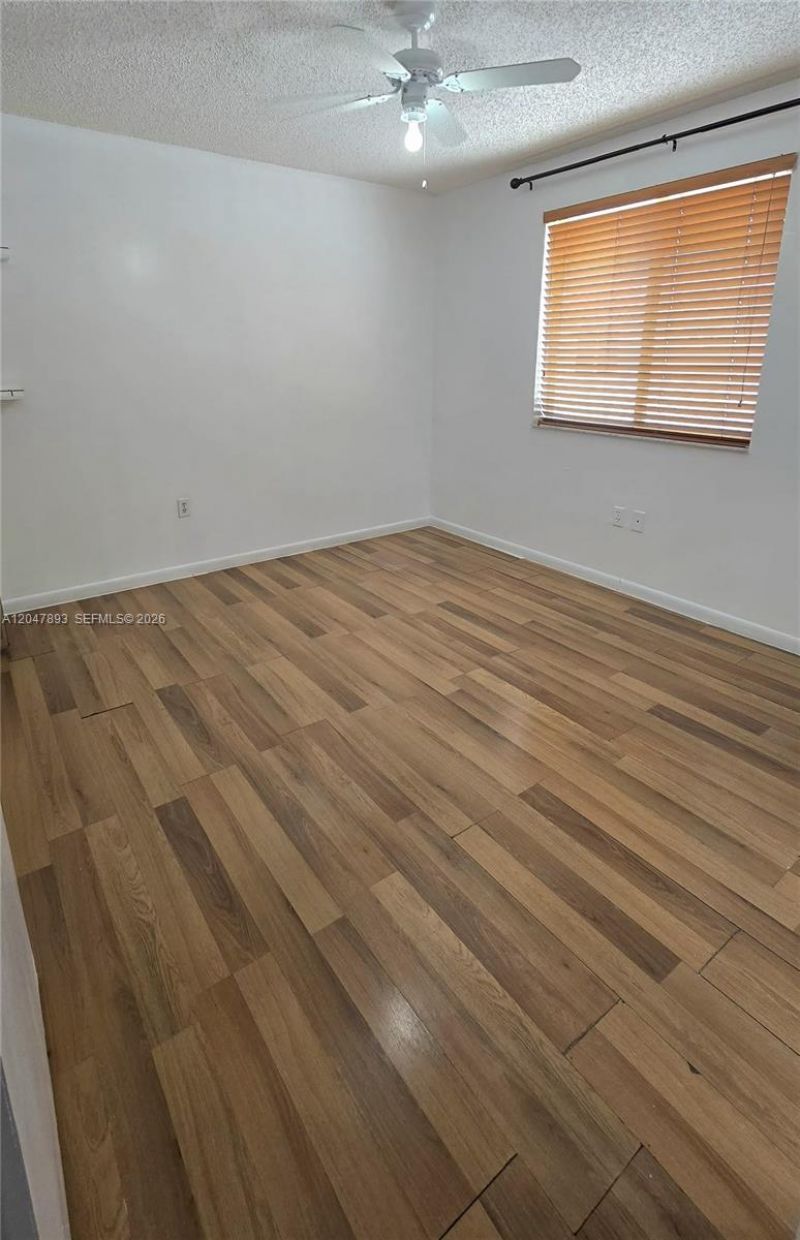 8075 NW 8th St , Unit 6, Miami, FL 33126 Photo