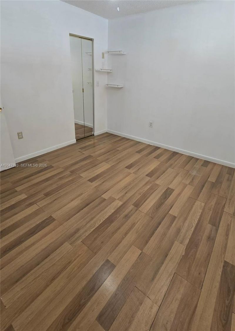 8075 NW 8th St , Unit 6, Miami, FL 33126 Photo