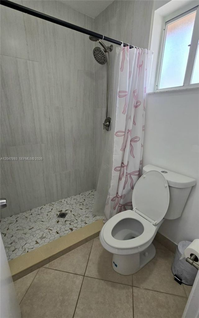 8075 NW 8th St , Unit 6, Miami, FL 33126 Photo