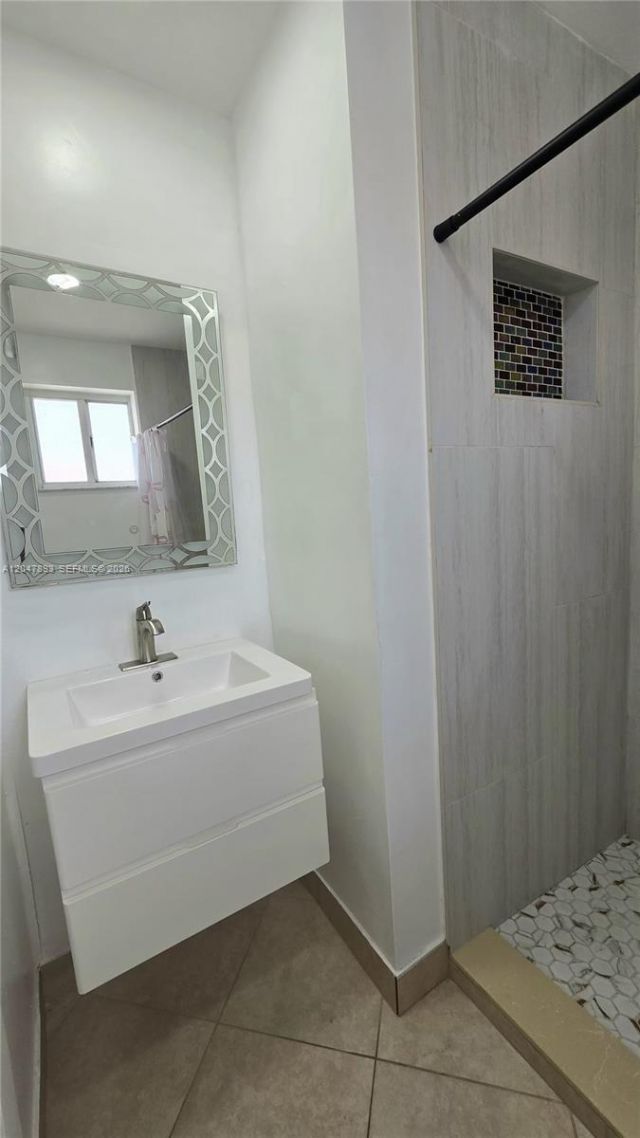 8075 NW 8th St , Unit 6, Miami, FL 33126 Photo