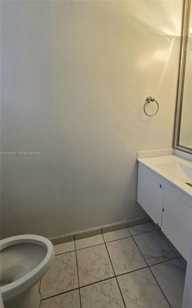 8075 NW 8th St , Unit 6, Miami, FL 33126 Photo