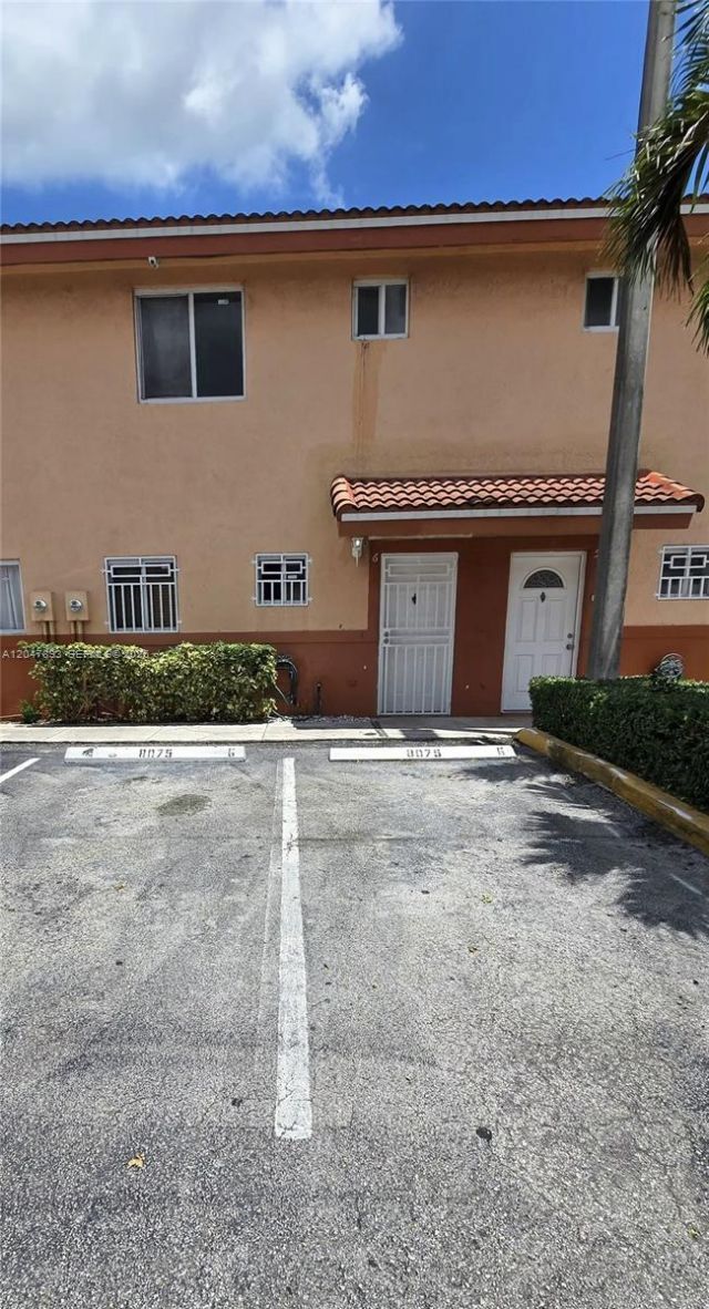 8075 NW 8th St , Unit 6, Miami, FL 33126 Photo