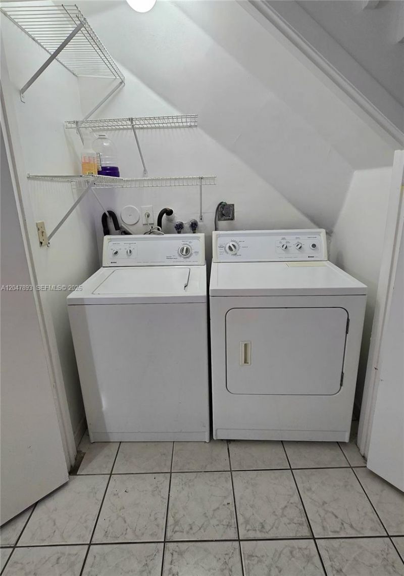 8075 NW 8th St , Unit 6, Miami, FL 33126 Photo
