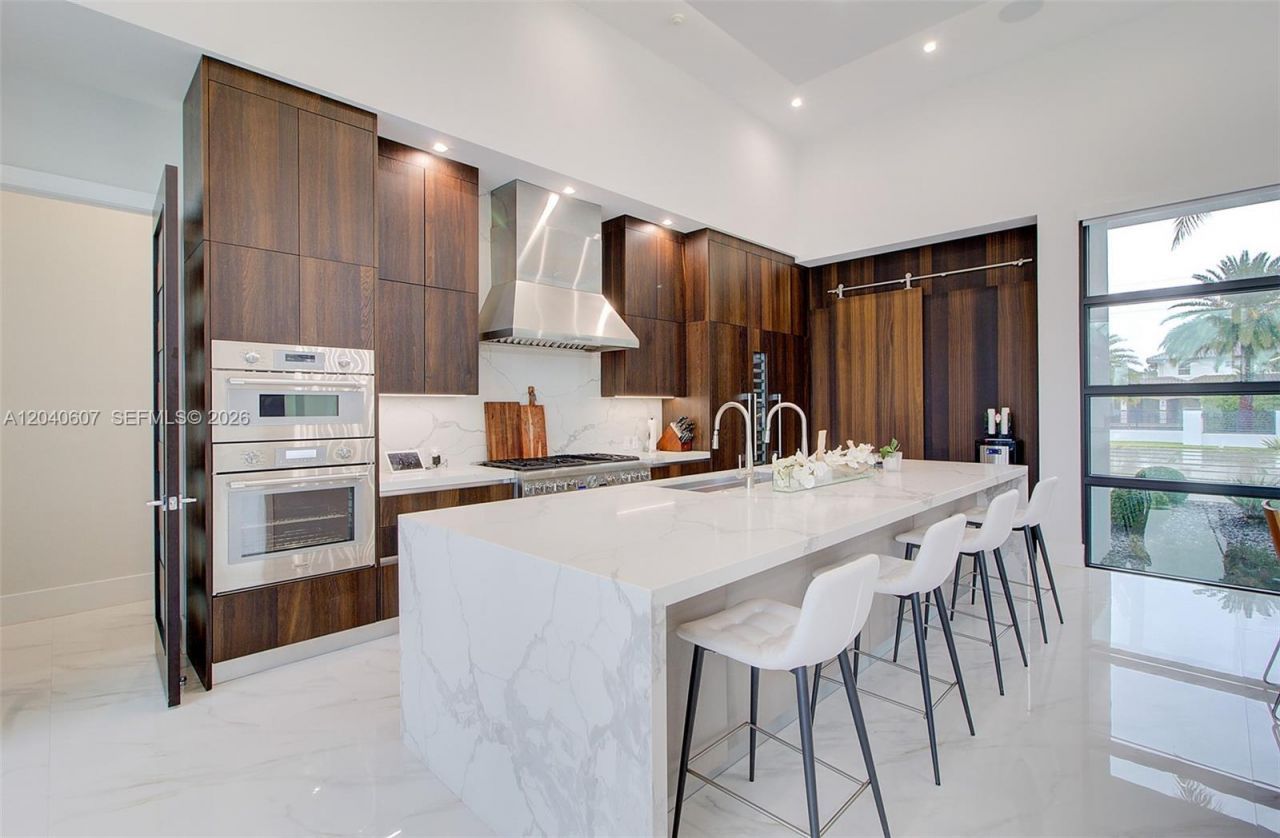 13052 NW 102nd Ave , Hialeah Gardens, FL 33018 Photo
