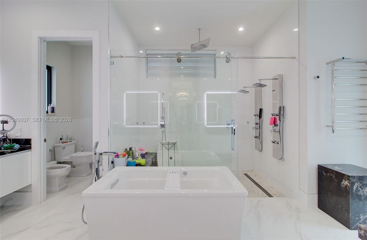 13052 NW 102nd Ave , Hialeah Gardens, FL 33018 Photo