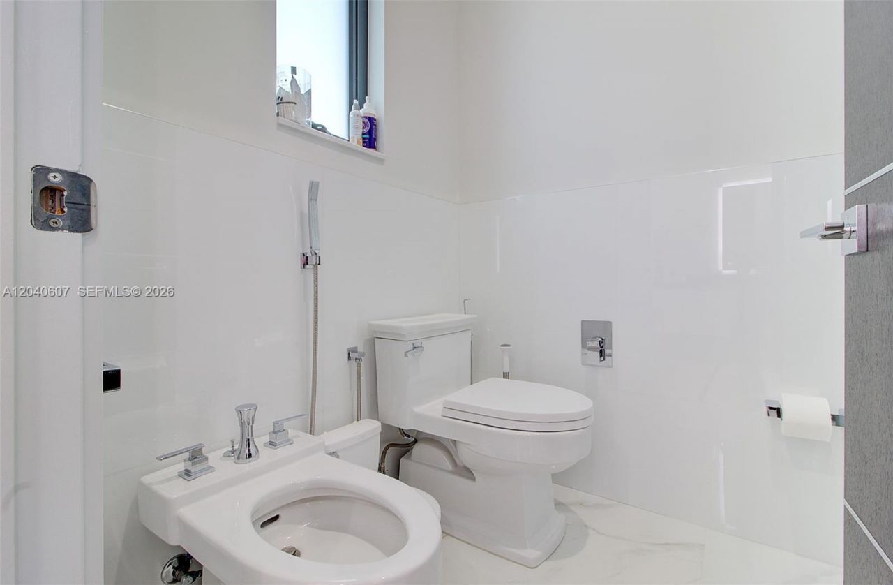 13052 NW 102nd Ave , Hialeah Gardens, FL 33018 Photo