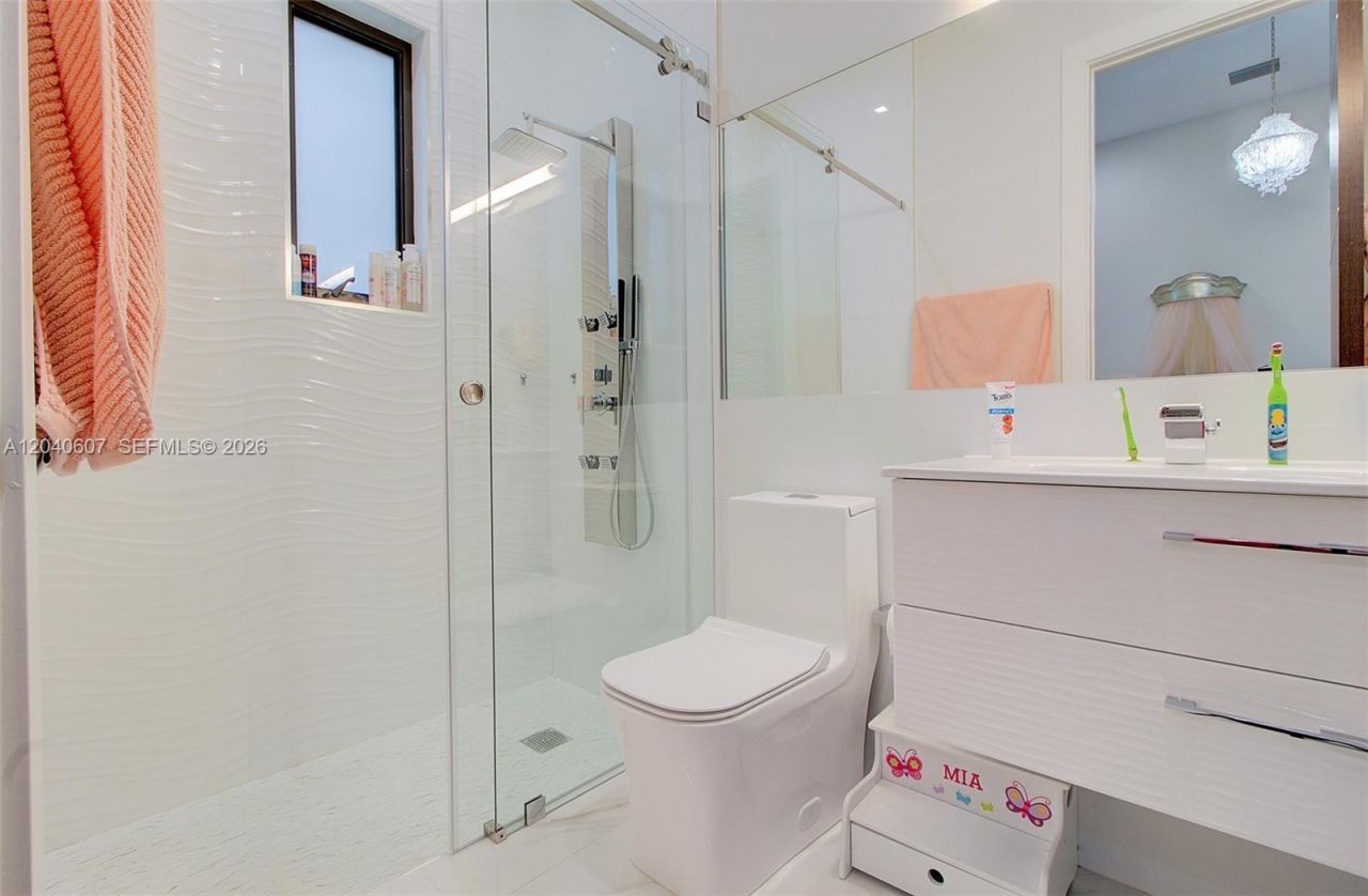 13052 NW 102nd Ave , Hialeah Gardens, FL 33018 Photo
