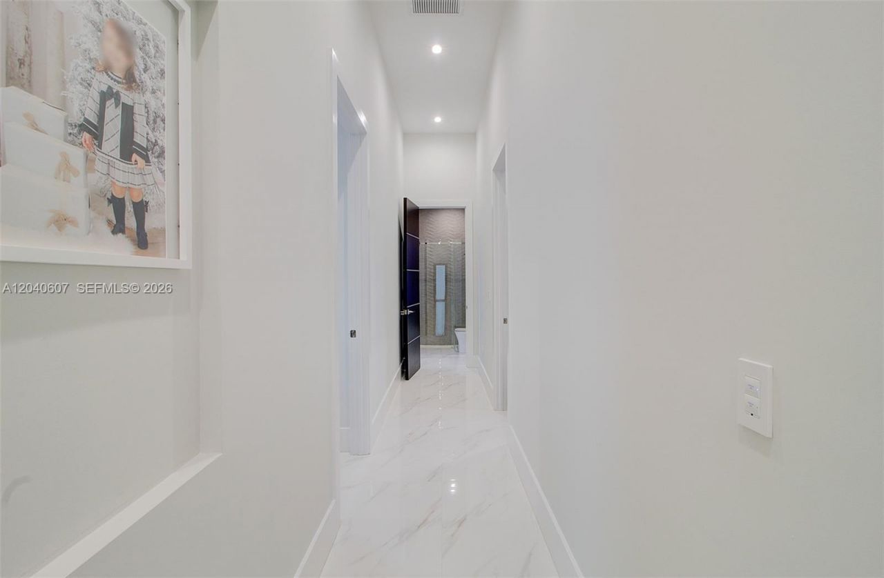 13052 NW 102nd Ave , Hialeah Gardens, FL 33018 Photo