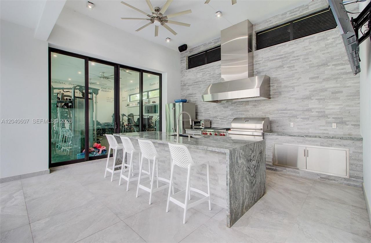 13052 NW 102nd Ave , Hialeah Gardens, FL 33018 Photo
