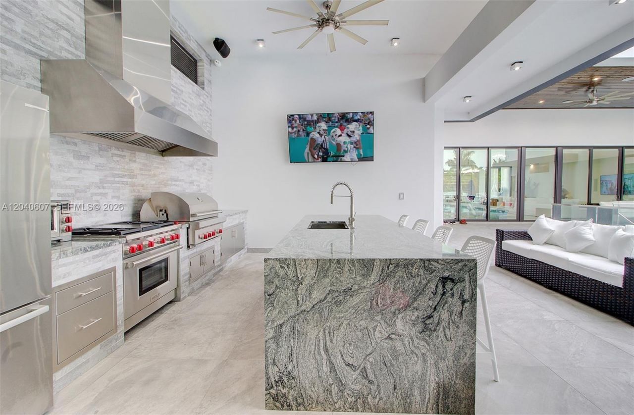 13052 NW 102nd Ave , Hialeah Gardens, FL 33018 Photo