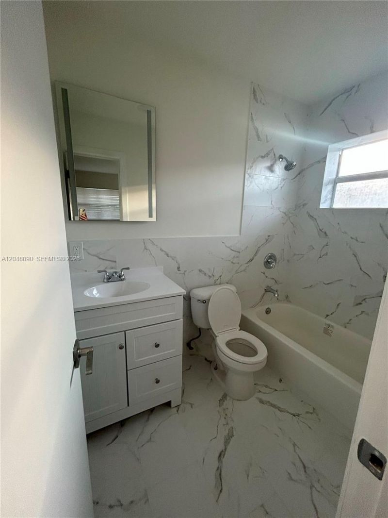 1119 NE 15th St , Unit 4, Fort Lauderdale, FL 33304 Photo