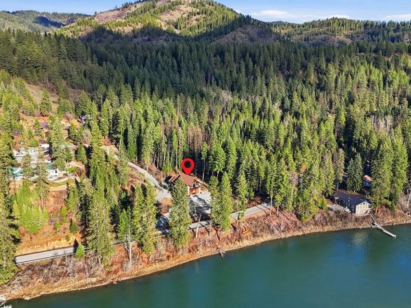 2448 LeClerc S Rd, Newport, WA 99156