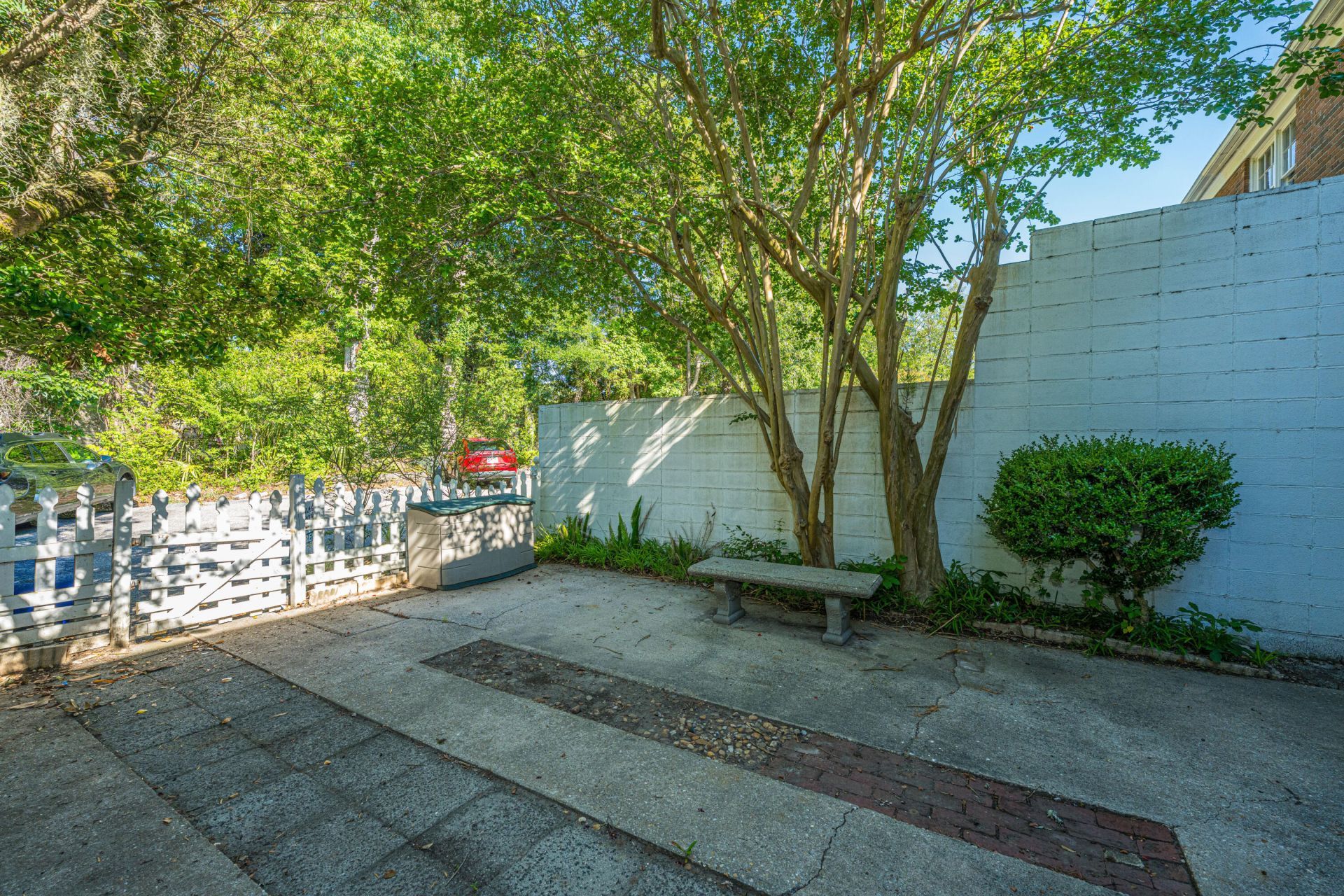 951 Cottingham Drive Photo 23