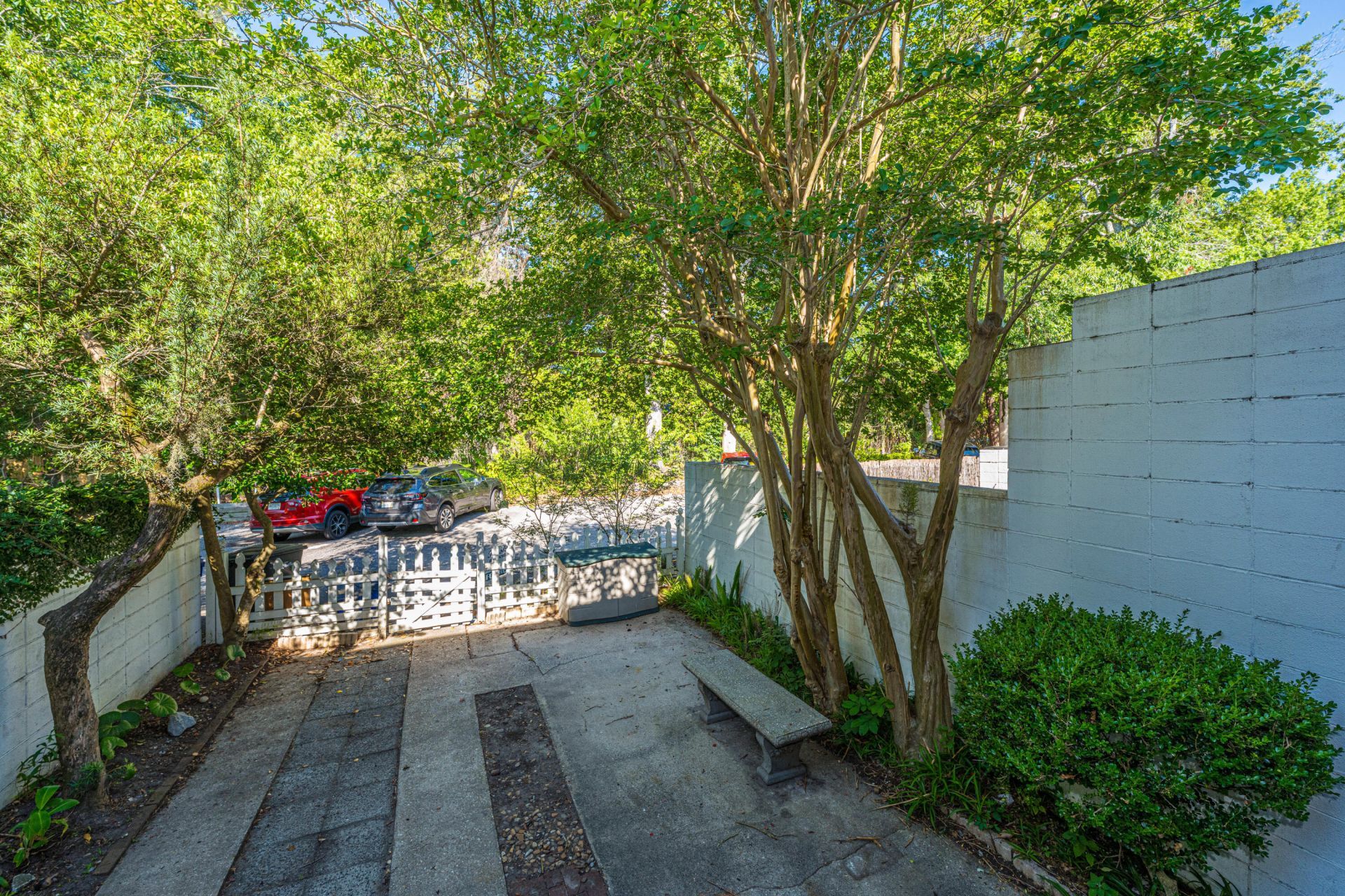 951 Cottingham Drive Photo 24