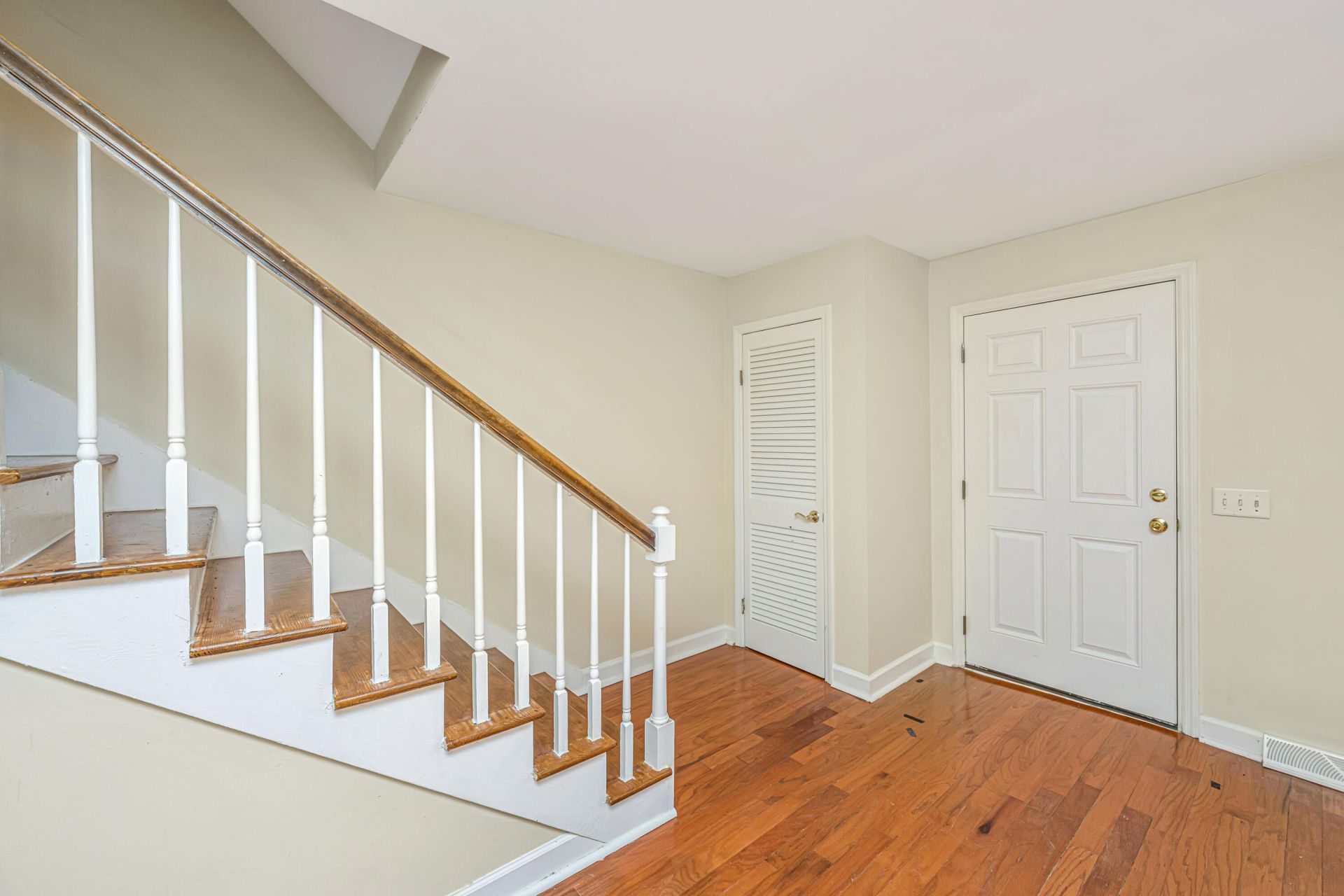 951 Cottingham Drive Photo 6
